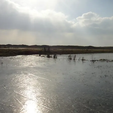 לינה וארוחת בוקר En Het Spookhuis 4*