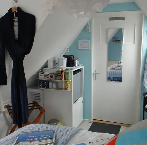 Bed & Breakfast En Het Spookhuis 4*